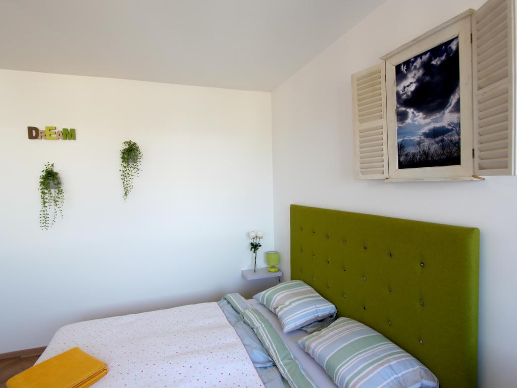 Apartamento Dream Apt With Parking Belgrado Exterior foto